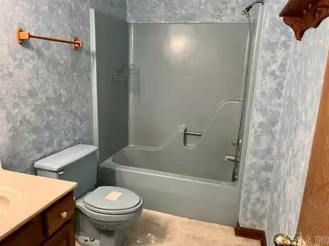 Bath - 21 Mountain View Rd, Conway, AR 72034 photo 1 of 2