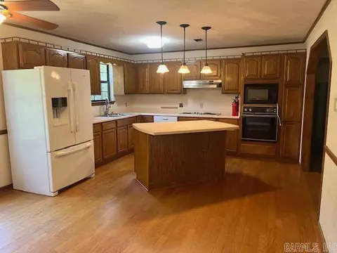 Kitchen - 21 Mountain View Rd, Conway, AR 72034 photo 1 of 3