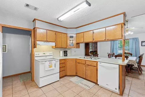 Kitchen - 3 Tpm Ln, Conway, AR 72032 photo 4 of 8