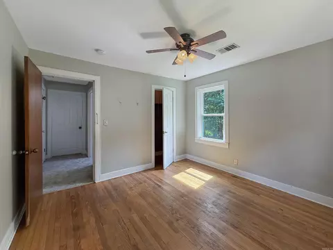 Bedroom - 1019 Clardy St, Malvern, AR 72104 photo 4 of 8