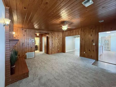 Living - 1019 Clardy St, Malvern, AR 72104 photo 4 of 6