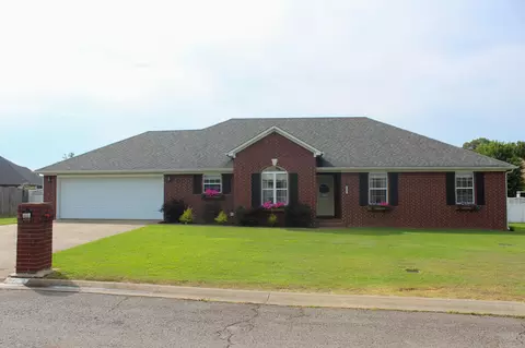 2122 Daniel Dr, Searcy, AR 72143