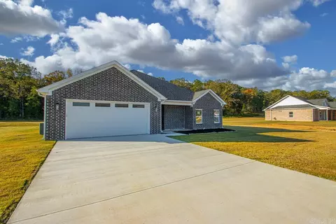 Exterior - 1112 Duke Dr, Bauxite, AR 72011 photo 2 of 8
