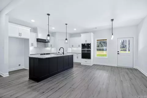 Kitchen - 1112 Duke Dr, Bauxite, AR 72011 photo 1 of 4
