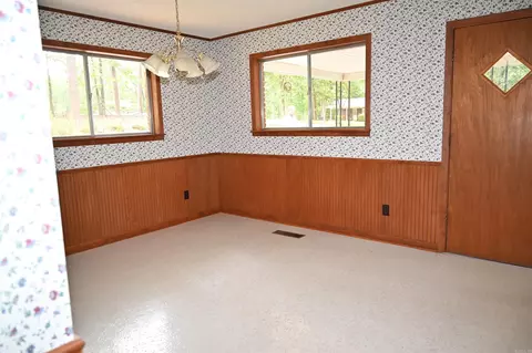 Dining - 3915 Mcgee, Benton, AR 72019 photo 1 of 1