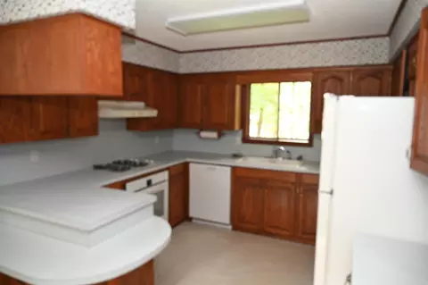 Kitchen - 3915 Mcgee, Benton, AR 72019 photo 2 of 5