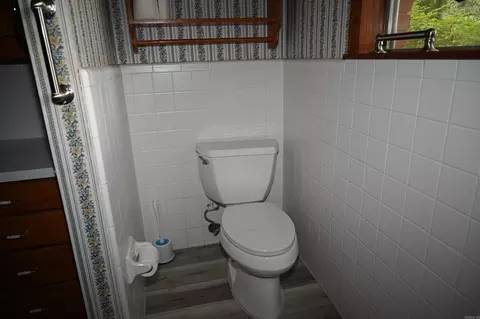 Bath - 3915 Mcgee, Benton, AR 72019 photo 5 of 8