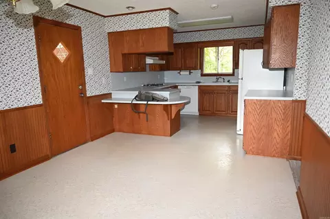 Kitchen - 3915 Mcgee, Benton, AR 72019 photo 5 of 5