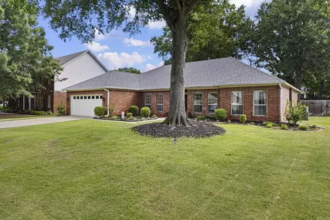 Exterior - 820 Mallard Ln, Conway, AR 72034 photo 3 of 8