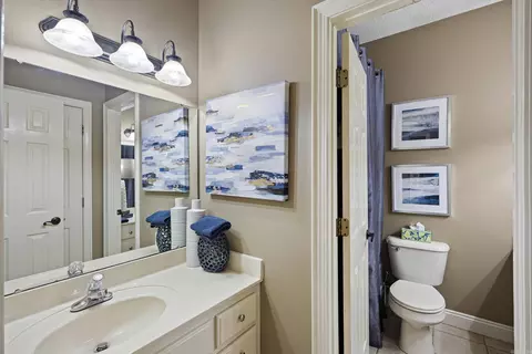 Bath - 820 Mallard Ln, Conway, AR 72034 photo 5 of 6