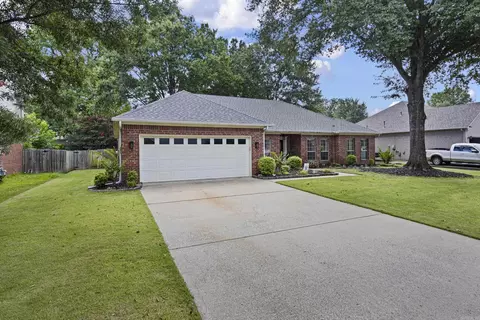Exterior - 820 Mallard Ln, Conway, AR 72034 photo 2 of 8