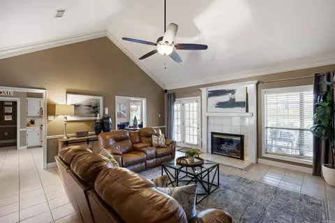 Living - 820 Mallard Ln, Conway, AR 72034 photo 4 of 4