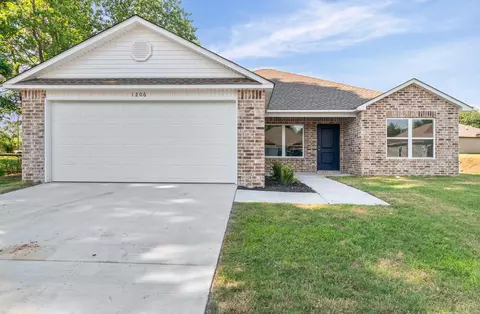 1206 Manor Oaks Blvd, Searcy, AR 72143