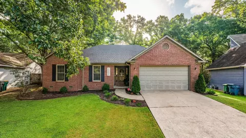 13606 Woodbrook Dr, Little Rock, AR 72211