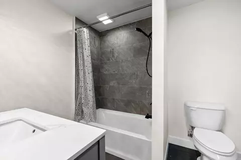 Bath - 8937 Wingate Dr, Benton, AR 72019 photo 7 of 7