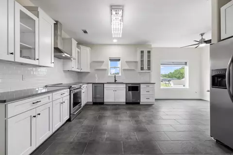 Kitchen - 8937 Wingate Dr, Benton, AR 72019 photo 1 of 3