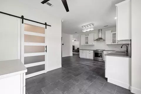 Entry Way - 8937 Wingate Dr, Benton, AR 72019 photo 1 of 5
