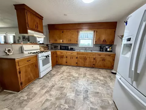 1295 W Main St, Cotter, AR 72626 photo 4