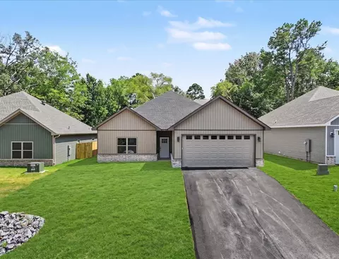 111 Glock Ln, Hot Springs, AR 71913