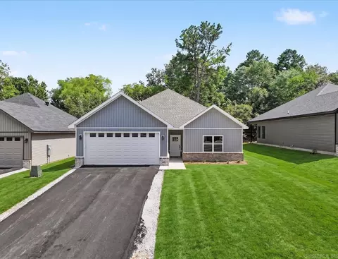 115 Glock Ln, Hot Springs, AR 71913