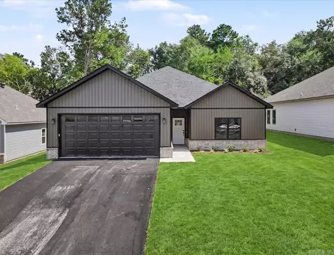 121 Glock Ln, Hot Springs, AR 71913