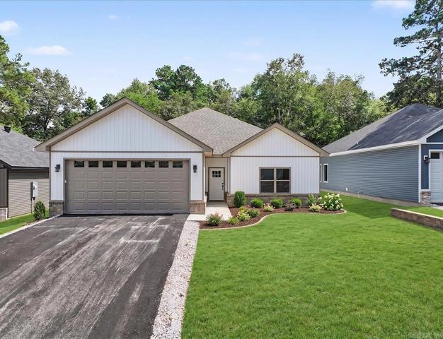 125 Glock Ln, Hot Springs, AR 71913
