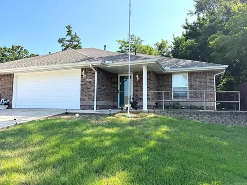 1563 Meadowhill Dr, Mountain Home, AR 72653