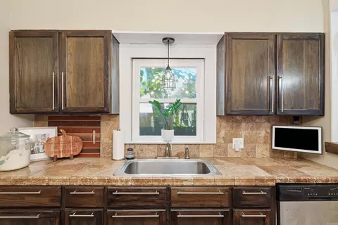 Kitchen - 1614 Mill St, Conway, AR 72034 photo 3 of 5