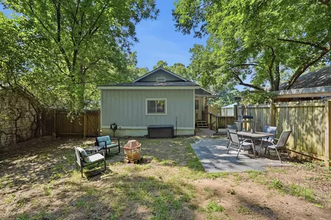 Exterior - 1614 Mill St, Conway, AR 72034 photo 4 of 9