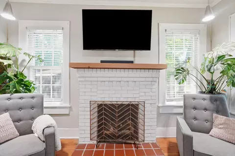 Living - 1614 Mill St, Conway, AR 72034 photo 1 of 3