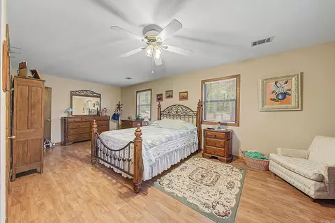 Bedroom - 127 Rusk Ln, De Queen, AR 71832 photo 2 of 3