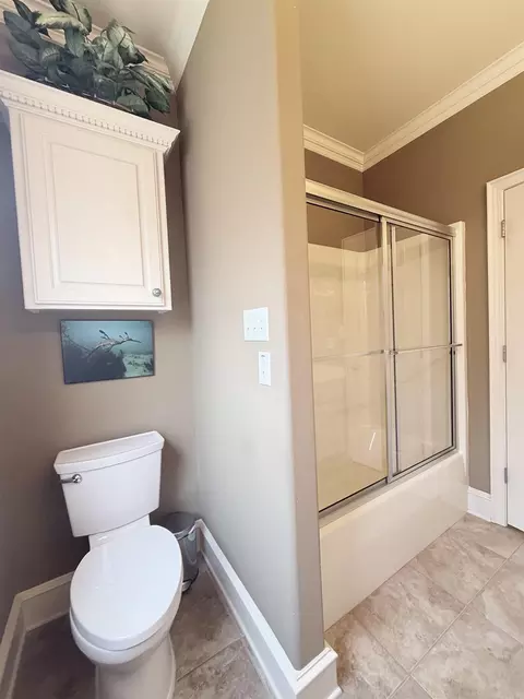 Bath - 3080 Robert Ott Cir, Conway, AR 72034 photo 2 of 5