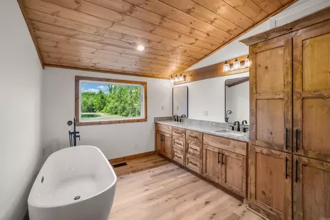 Bath - 239 Buckeye Ln, Quitman, AR 72131 photo 1 of 3