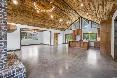 Living - 239 Buckeye Ln, Quitman, AR 72131 photo 3 of 3