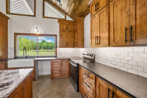 Kitchen - 239 Buckeye Ln, Quitman, AR 72131 photo 2 of 3