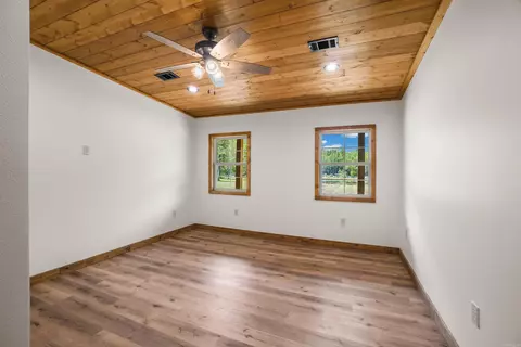 Bedroom - 239 Buckeye Ln, Quitman, AR 72131 photo 2 of 3