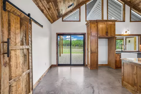 Entry Way - 239 Buckeye Ln, Quitman, AR 72131 photo 1 of 3