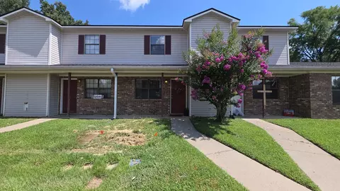 1407 E O St, Russellville, AR 72801