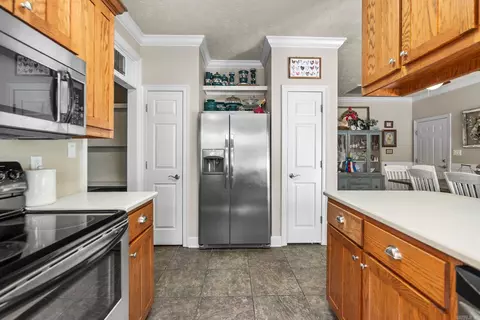 Kitchen - 2750 Nutters Chapel Rd, Conway, AR 72034 photo 2 of 5