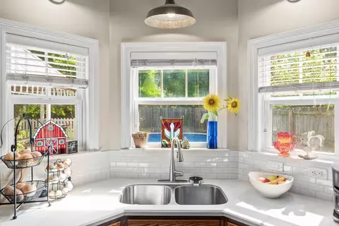 Kitchen - 2750 Nutters Chapel Rd, Conway, AR 72034 photo 3 of 5
