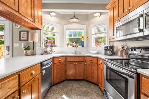 Kitchen - 2750 Nutters Chapel Rd, Conway, AR 72034 photo 4 of 5