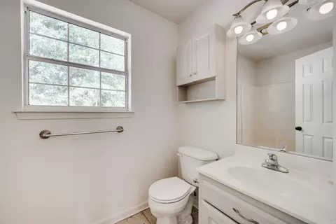 Bath - 53 Bud Grimes Rd, Ward, AR 72176 photo 1 of 2