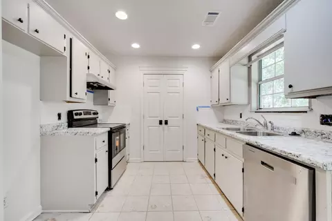 Kitchen - 53 Bud Grimes Rd, Ward, AR 72176 photo 1 of 5