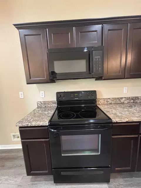 Kitchen - 6316 Lena Dr, Alexander, AR 72002 photo 2 of 3