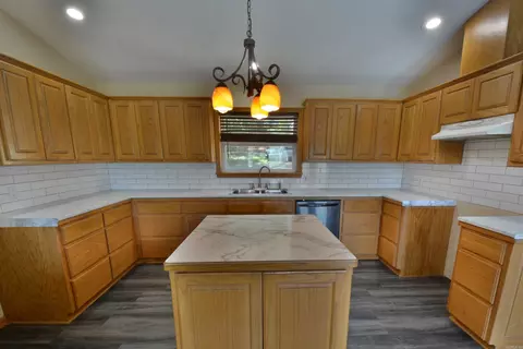 Kitchen - 335 Ware Trl, Pearcy, AR 71964 photo 2 of 2