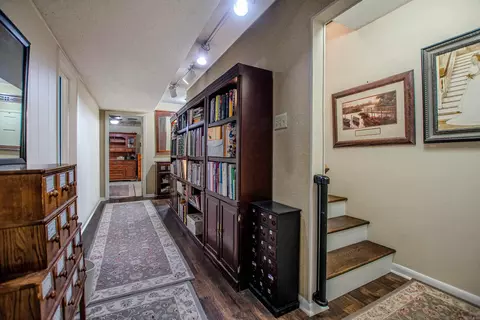 Entry Way - 1620 Brookview, Benton, AR 72015 photo 3 of 4
