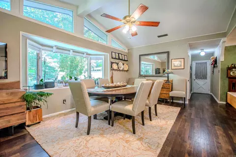 Dining - 1620 Brookview, Benton, AR 72015 photo 4 of 5