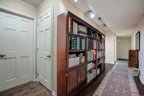 Entry Way - 1620 Brookview, Benton, AR 72015 photo 4 of 4