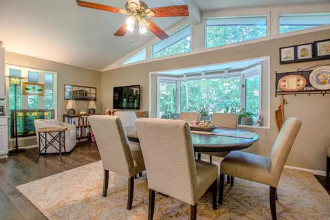 Dining - 1620 Brookview, Benton, AR 72015 photo 3 of 5