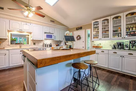 Kitchen - 1620 Brookview, Benton, AR 72015 photo 5 of 5